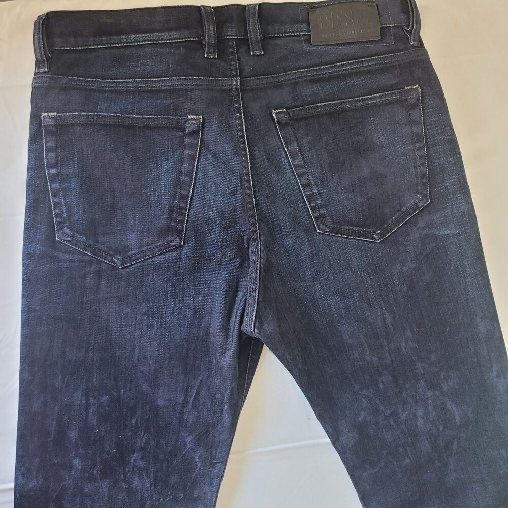 Diesel D-VIDER Carrot Jeans Mens W31 L32 Dark Wash Denim Button Fly Italy - Picture 13 of 14